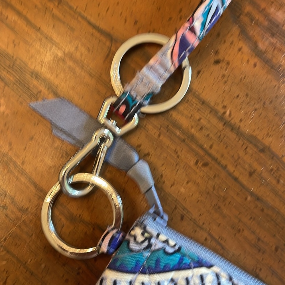 Vera Bradley ID case and Lanyard - Picture 3 of 5
